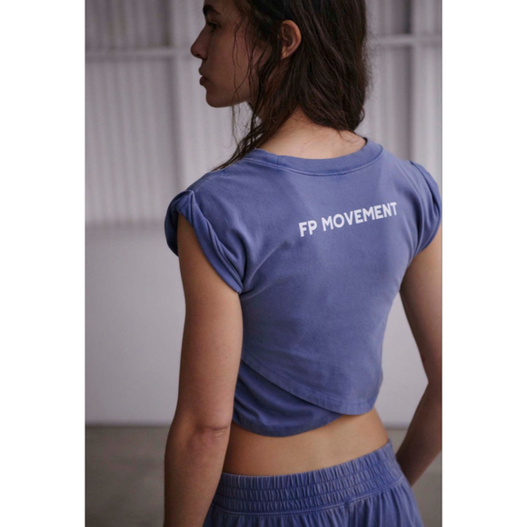 Free People Movement Logo Hot Shot Crossover Set NWT Medium Blue Indigo Sold Out - Picture 4 of 11